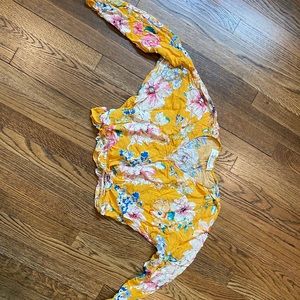 Cropped 3/4 sleeve floral shirt
